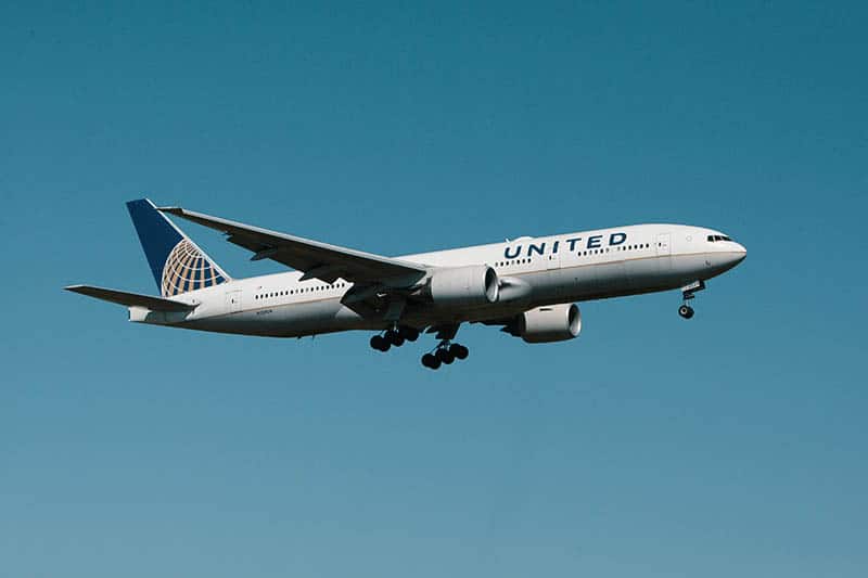 united airline plane